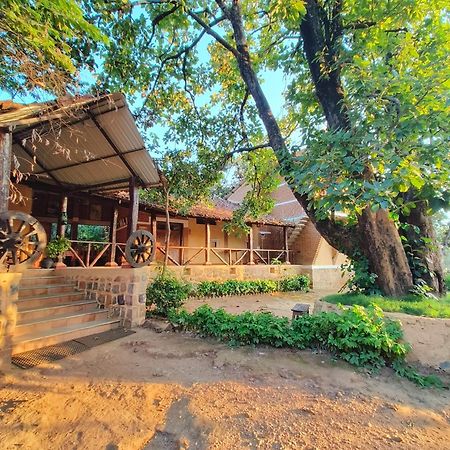 Surwahi Social Ecoestate Kānha Екстериор снимка